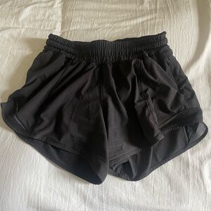 Lululemon Hotty hot lined shorts 2.5